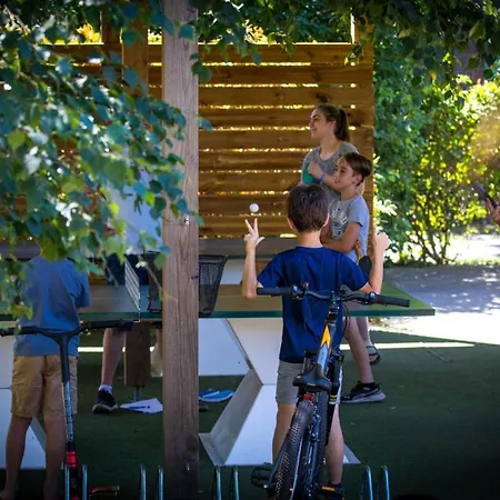 Le Paradis Lacanau مكان تخييم